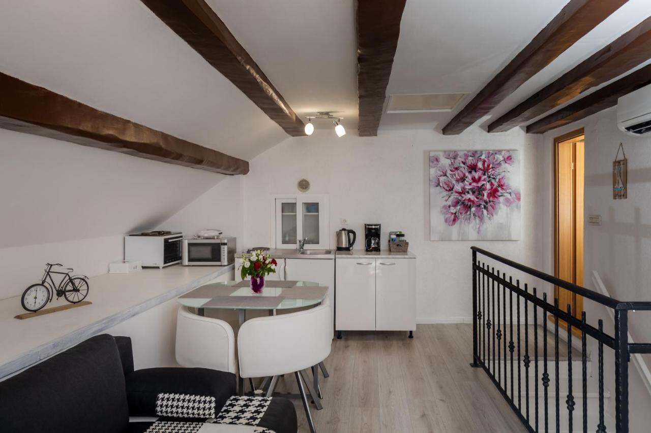 Old Town Charming Nest Apartment ดูบรอฟนิก ภายนอก รูปภาพ